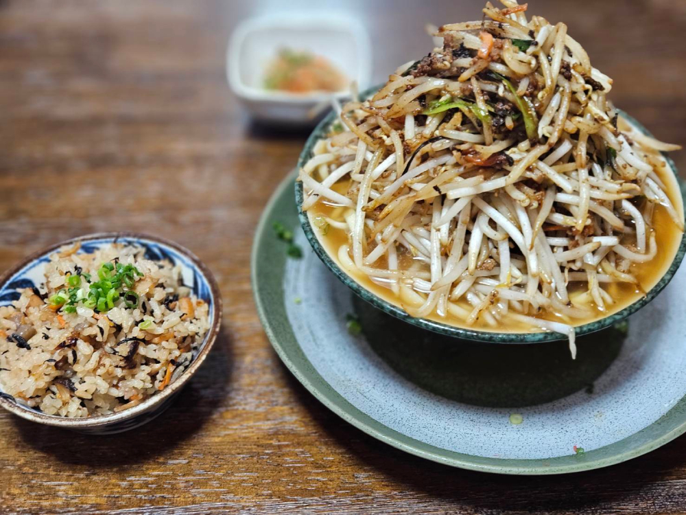 デカ盛りもやしそば｜本部町の名物沖縄そば