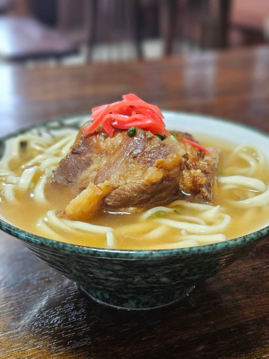 大きな軟骨ソーキそば｜沖縄そばの人気メニュー